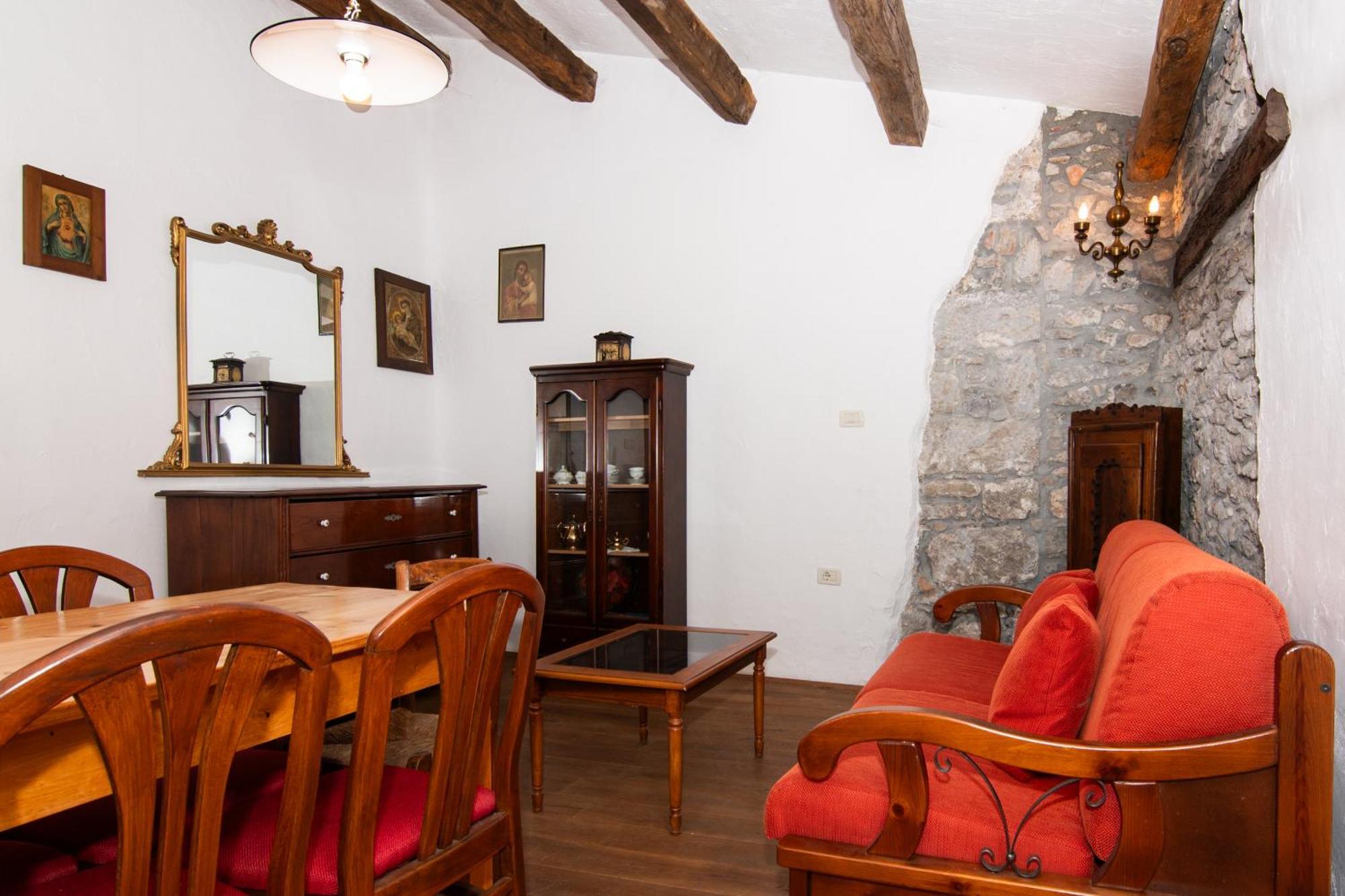Apartments Valentinus 1800 Сезана Экстерьер фото
