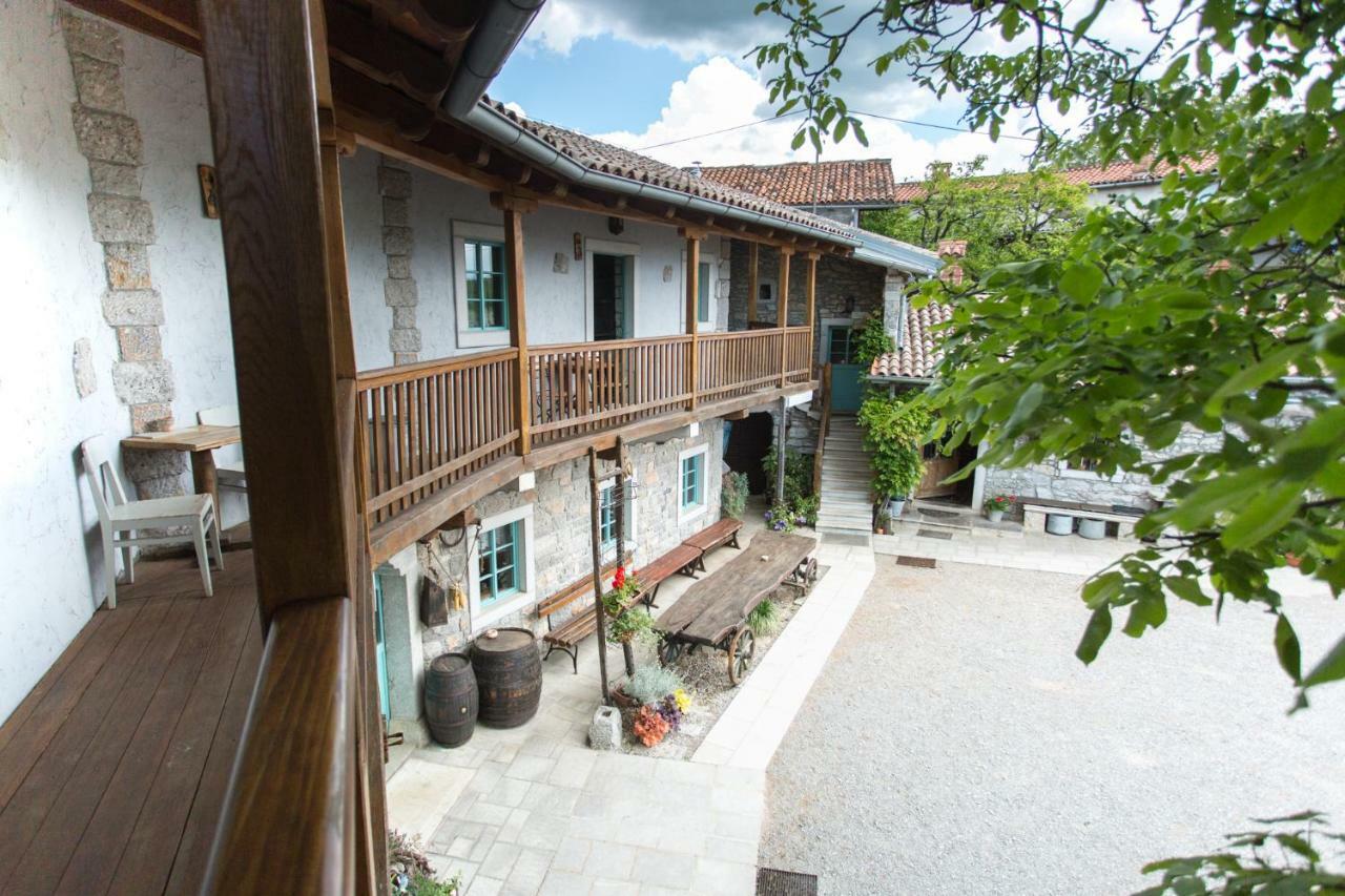 Apartments Valentinus 1800 Сезана Экстерьер фото